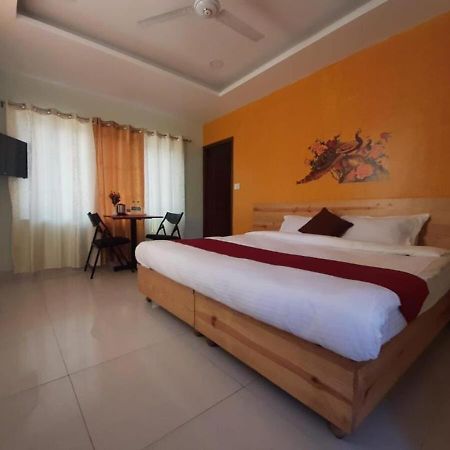 רישיקש Hotel Yoga Retreat By Queens Valley מראה חיצוני תמונה