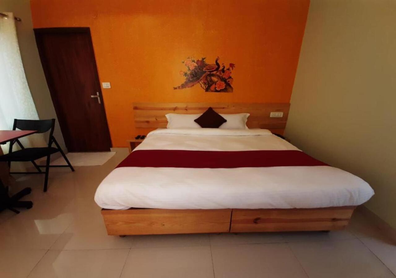 רישיקש Hotel Yoga Retreat By Queens Valley מראה חיצוני תמונה